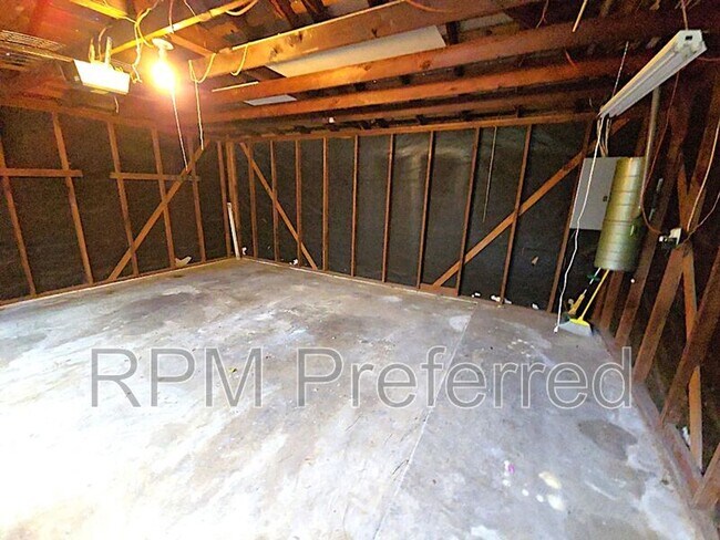 Building Photo - 12702 Ravensway Dr