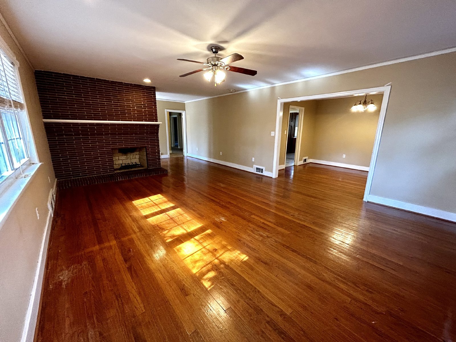 Living Room 1 - 2919 Henry St