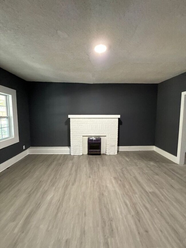 Building Photo - 3164 Yale Ave