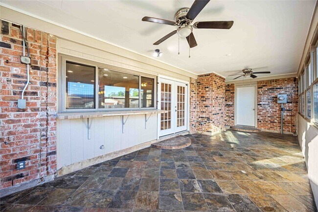 Building Photo - 14515 Merry Meadow Dr