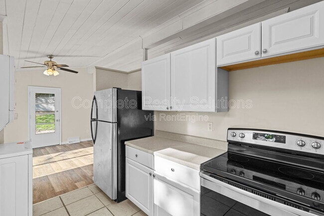 Building Photo - 62 Capitol Hill Dr