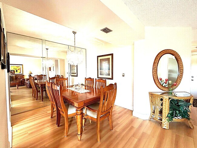 Building Photo - 3951 Via Poinciana