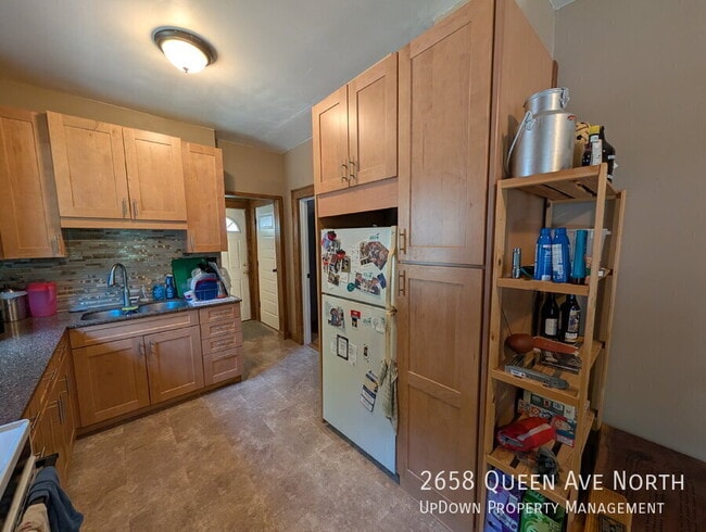 Building Photo - 2658 Queen Ave N