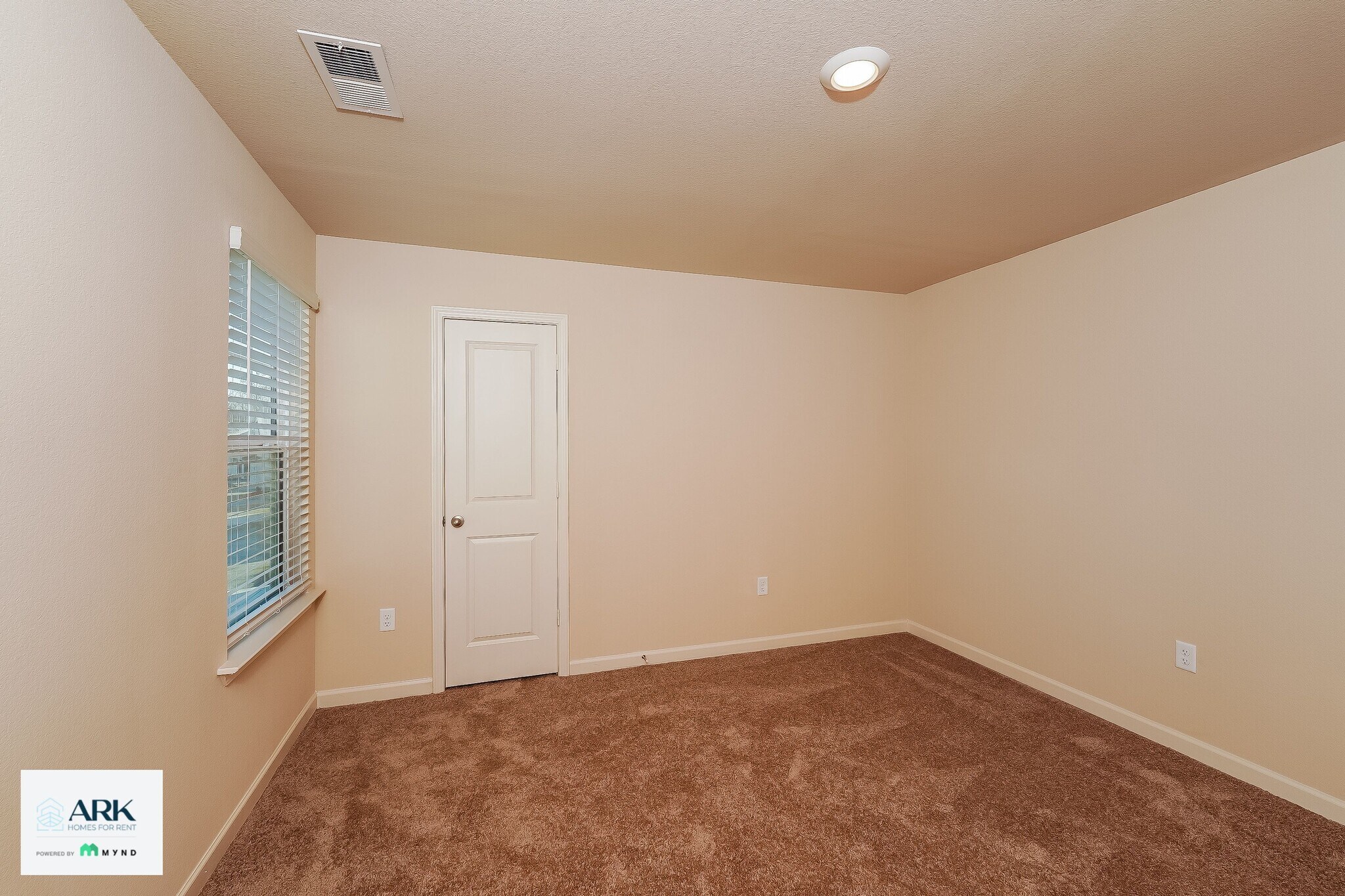 Building Photo - 430 Clover Cir