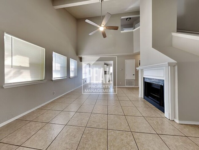 Building Photo - Beautiful 3Bed/2Bath Home ready for a JULY...