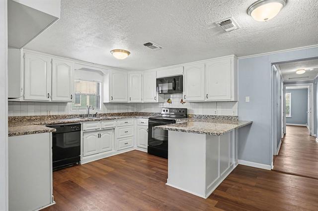 Building Photo - 5421 Buchanan St