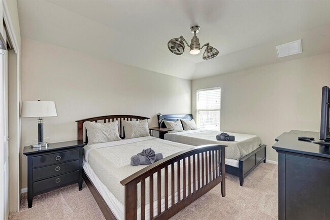 Building Photo - 1023 Palo Duro Loop