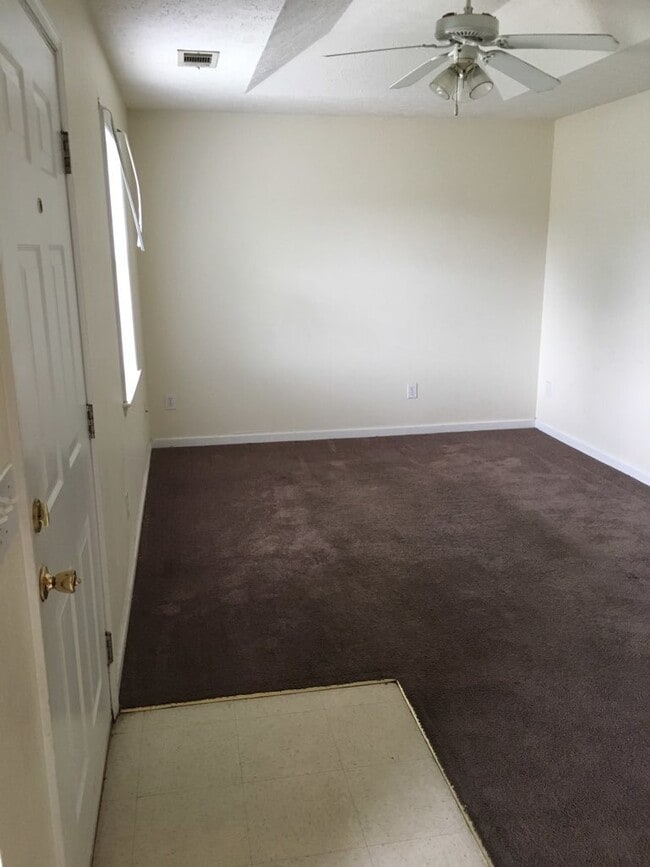 Building Photo - 2BR/2BA Duplex – Hassle-Free Living with Lawn Care Included