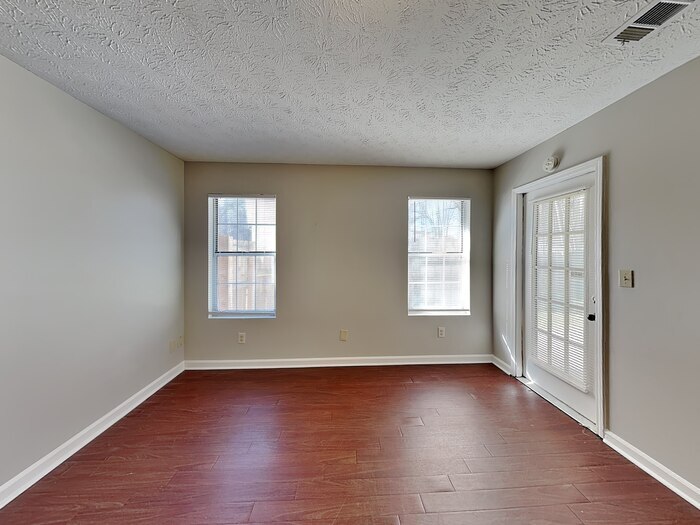 Building Photo - 2277 Hampton Dr