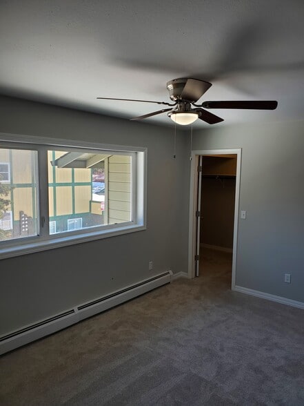 Building Photo - 625 E 22nd Ave