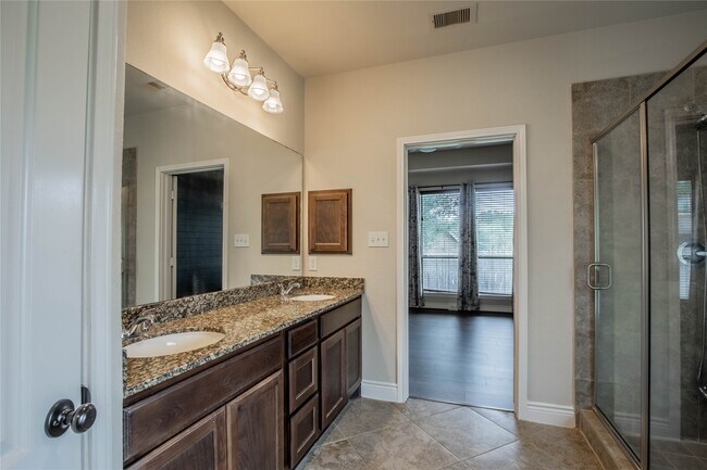 Building Photo - 111 Pinnacle Ridge Ct