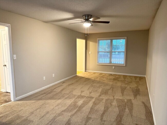 Building Photo - 310 Pappy Dr