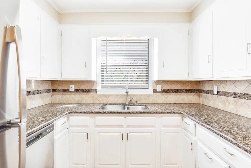 Building Photo - 3964 Somerdale Ln