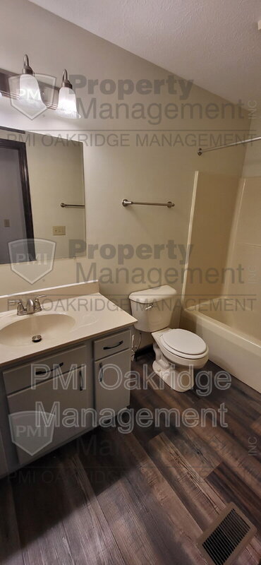 Building Photo - 265 Woodlawn Dr