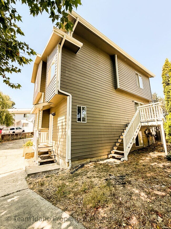 Building Photo - 562 Deer Meadow Ct