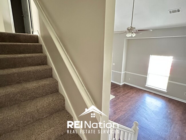 Building Photo - STANDOUT MEMPHIS RENTAL! 3BR/2BA | High Ceilings & Brick Fireplace | Fenced Yard!