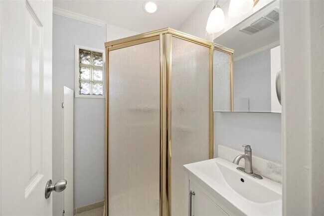 Building Photo - 5215 Cheena Dr