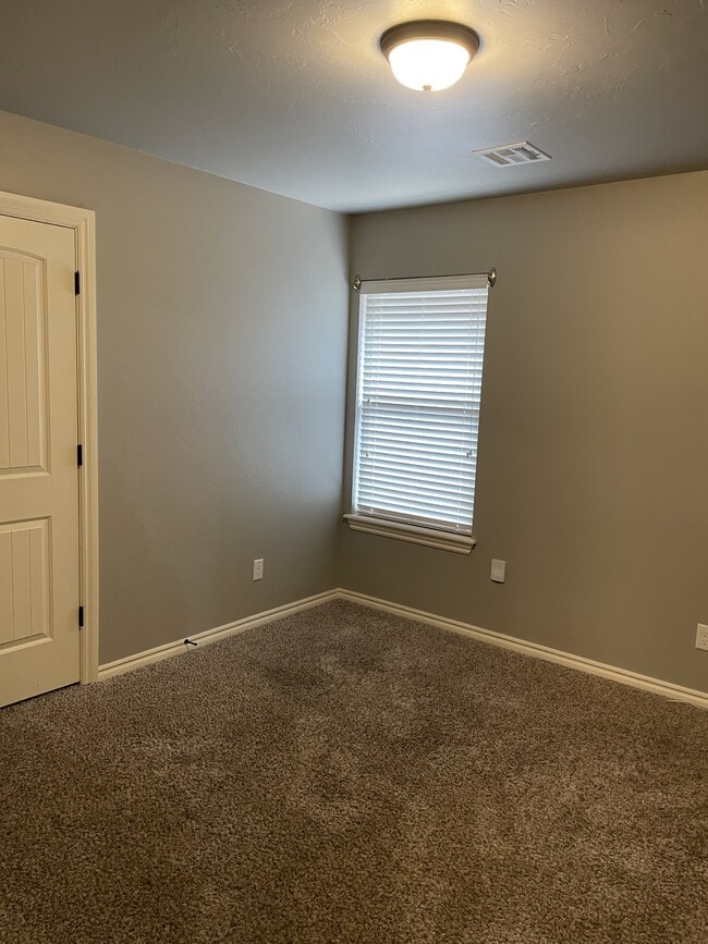 Building Photo - 117 Ashley Dr