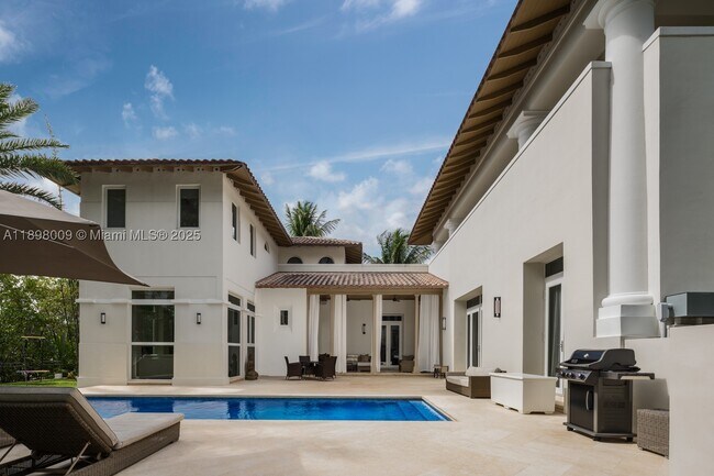 Building Photo - 112 Paloma Dr