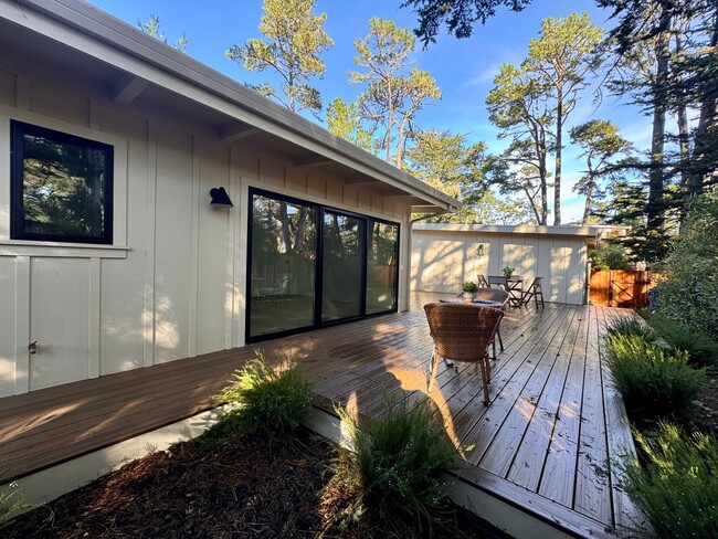 Building Photo - Exquisite Newly Remodeled 3-Bedroom Home i...