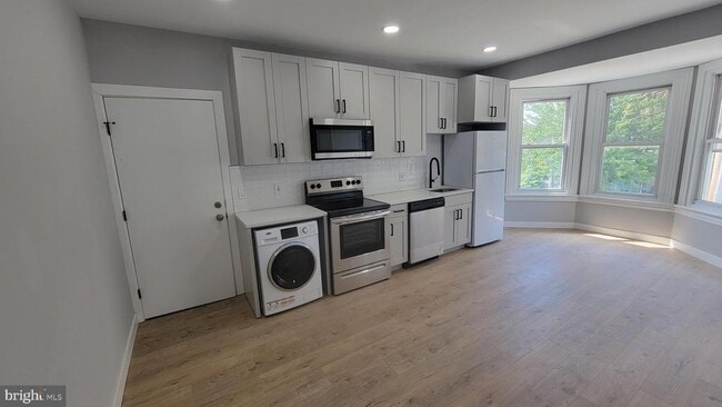 Primary Photo - 4663 Umbria St