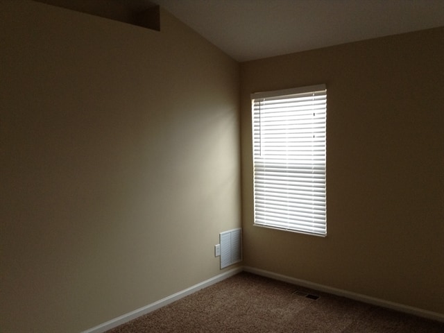 Building Photo - 2401 Oaktree Place