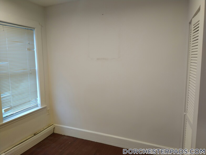 Building Photo - 44 Fenton St