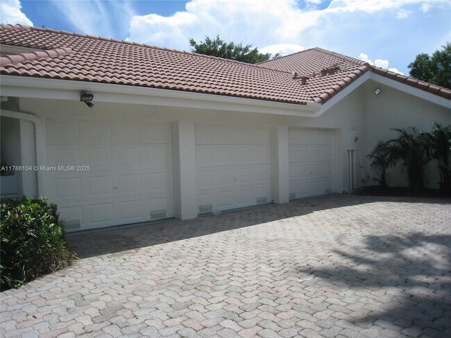 Building Photo - 9818 SW 111th Terrace