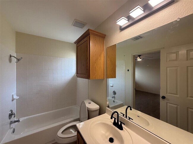 Building Photo - 14725 Banbridge Trail
