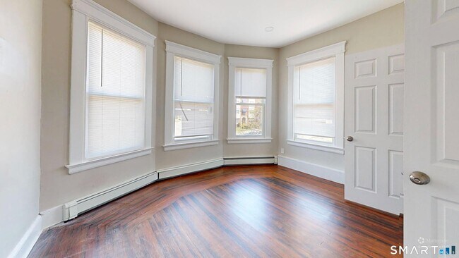 Building Photo - 1616 Chapel St