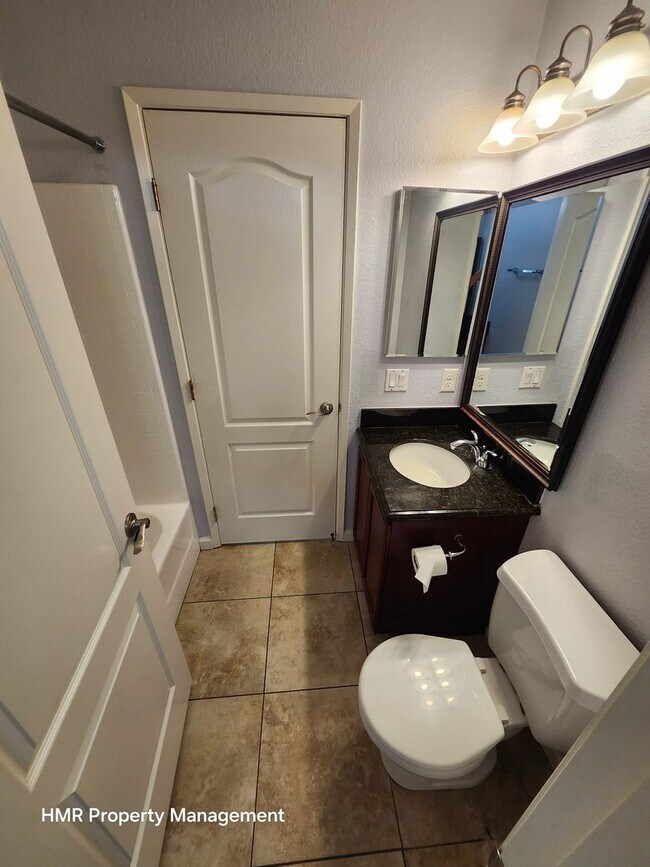 Building Photo - AVAILABLE NOW! Ontario Apt. in a gated community