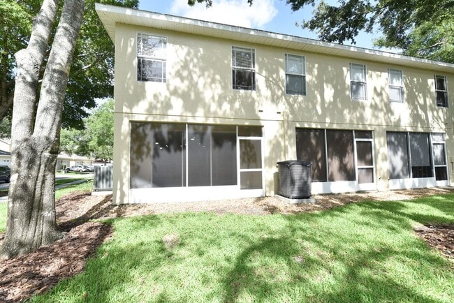 Building Photo - 14936 Salamander Pl