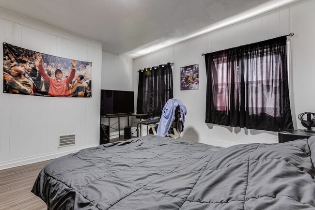 Building Photo - 2800 Berg St