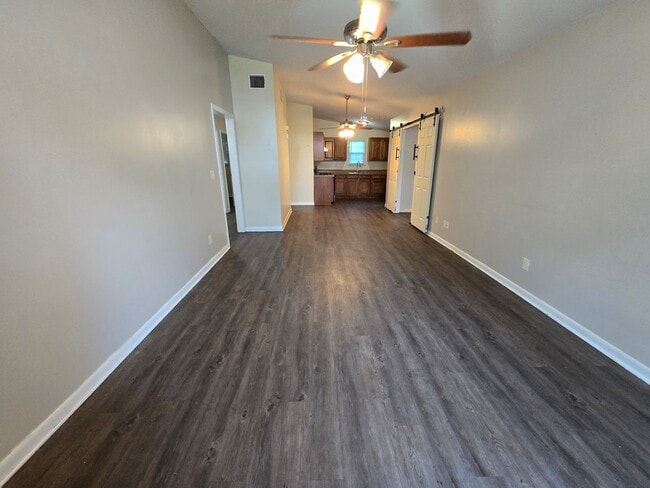 Building Photo - 3 bedroom 1.5 bathroom--Shady Grove Neighb...