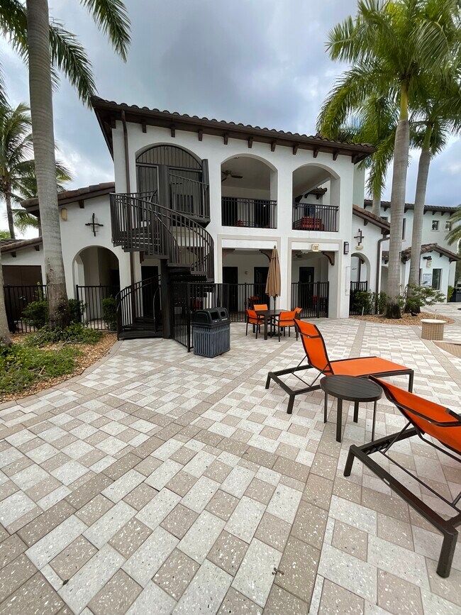 Building Photo - 10925 NW 47th Ln