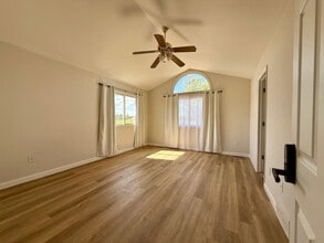 Building Photo - 411 Ruby Dr