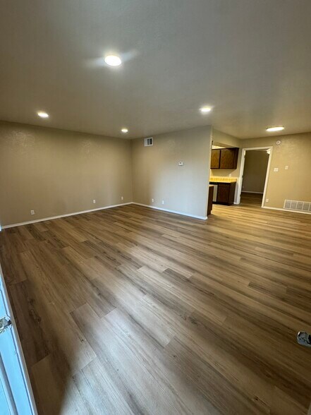 Building Photo - 225 E University Dr