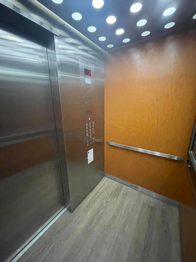 Building Photo - 880 NE 69th St