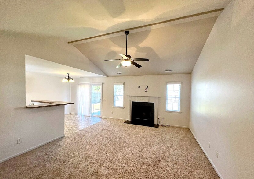 Building Photo - 1003 W.T. Whitehead Dr