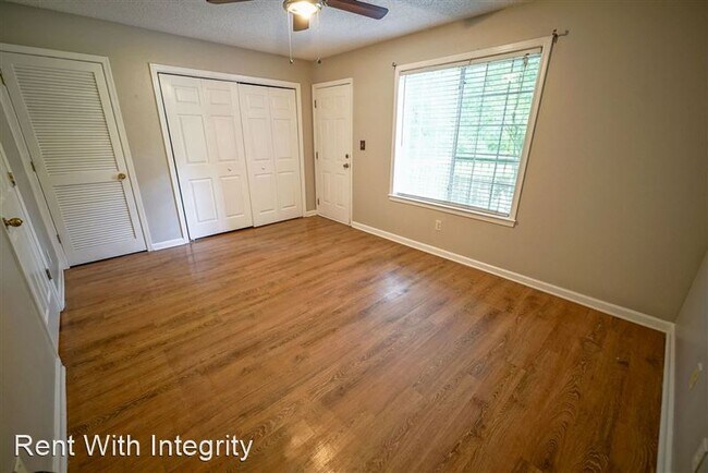 Building Photo - 2310 Tina Dr