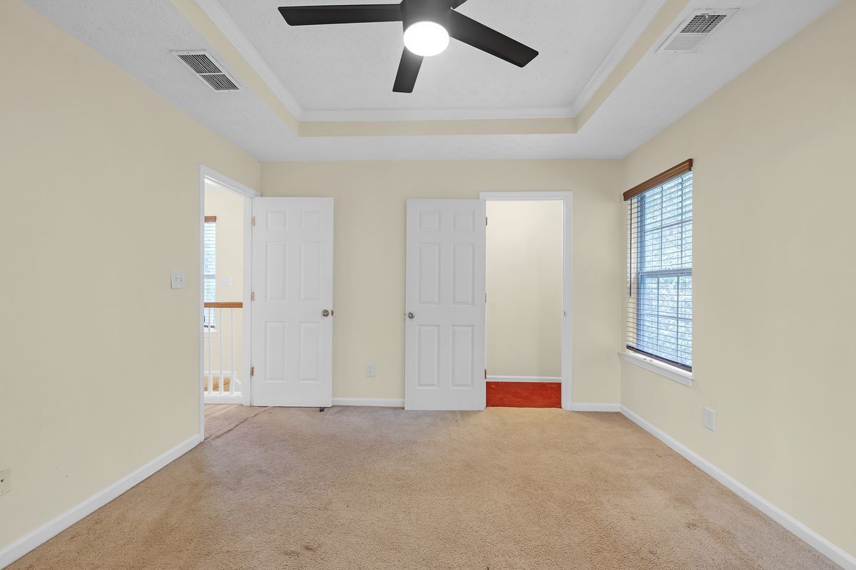 Building Photo - 5475 Hampton Ct