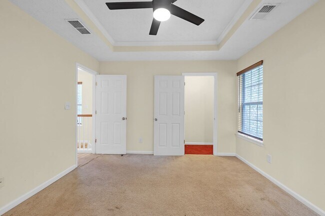Building Photo - 5475 Hampton Ct