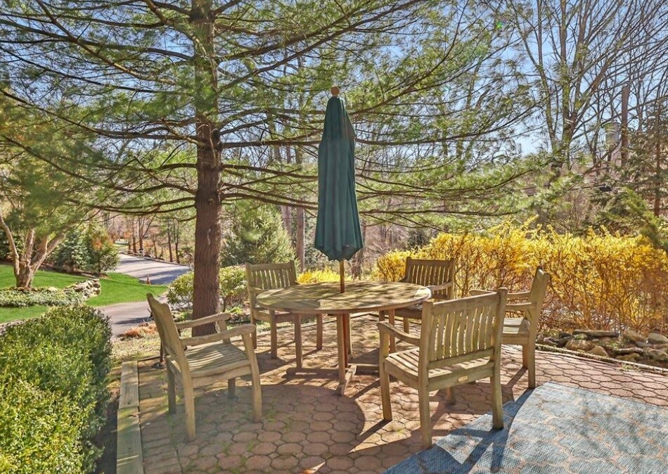 Building Photo - 16 Faraway Rd