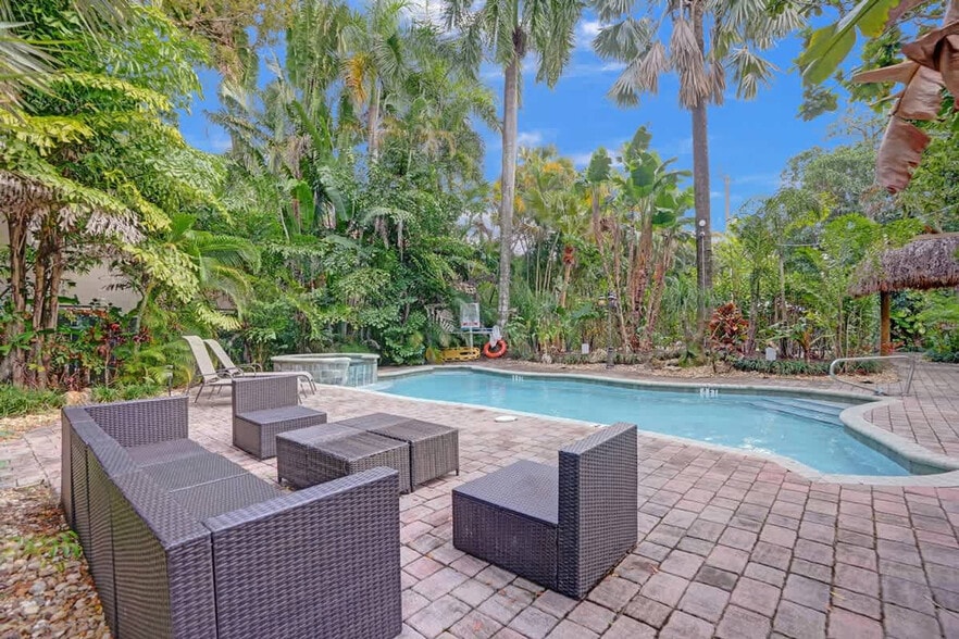 Building Photo - 1115 SW 4th St