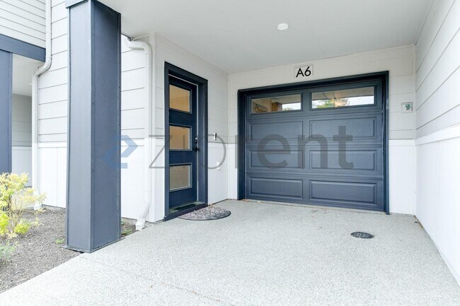 Building Photo - 16723 Alderwood Mall Pkwy