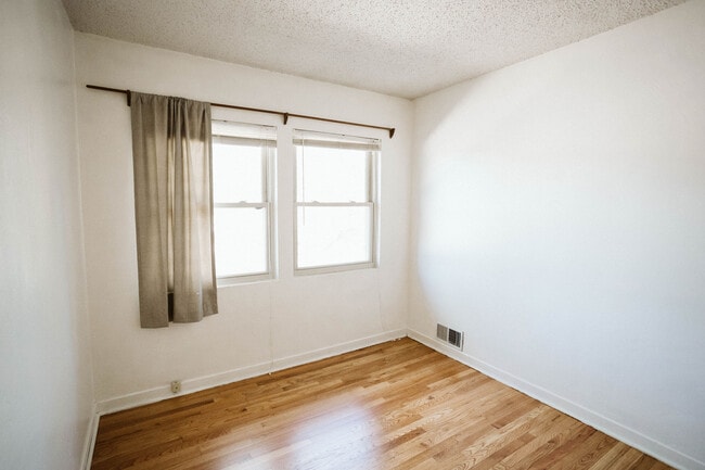 Building Photo - 1405 San Carlos Rd SW