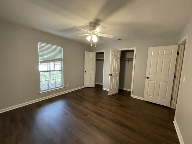 Building Photo - Home For Rent