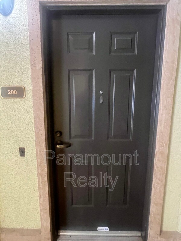 Building Photo - 700 S Abel St