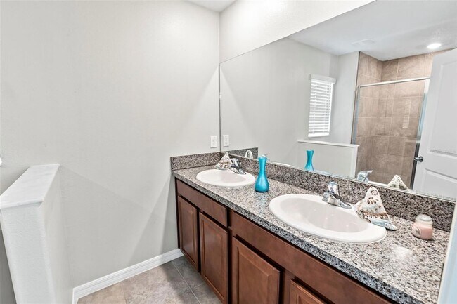 Building Photo - 15504 Florence Hollow Pl