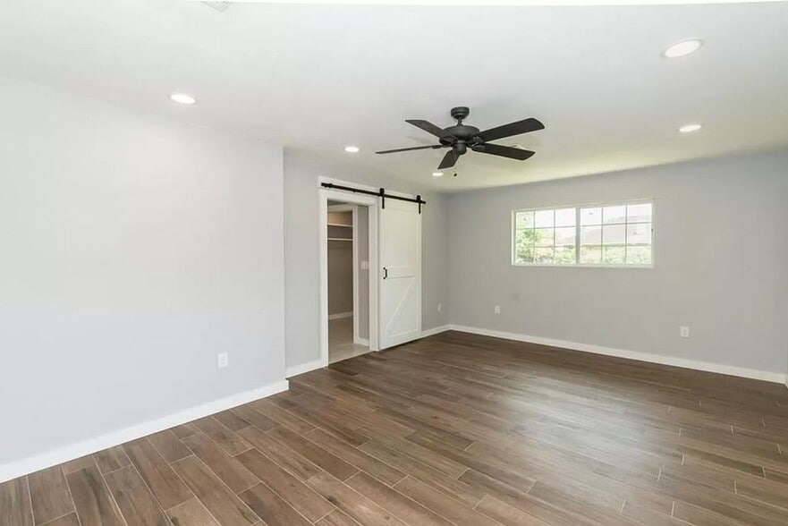 Building Photo - 4915 Sassafras Ln